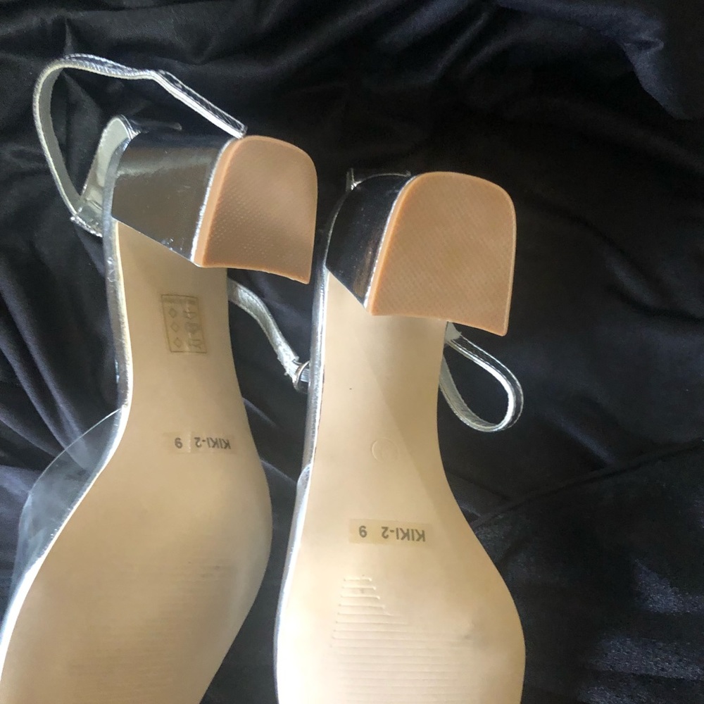 Sandals - Picture 3 of 3